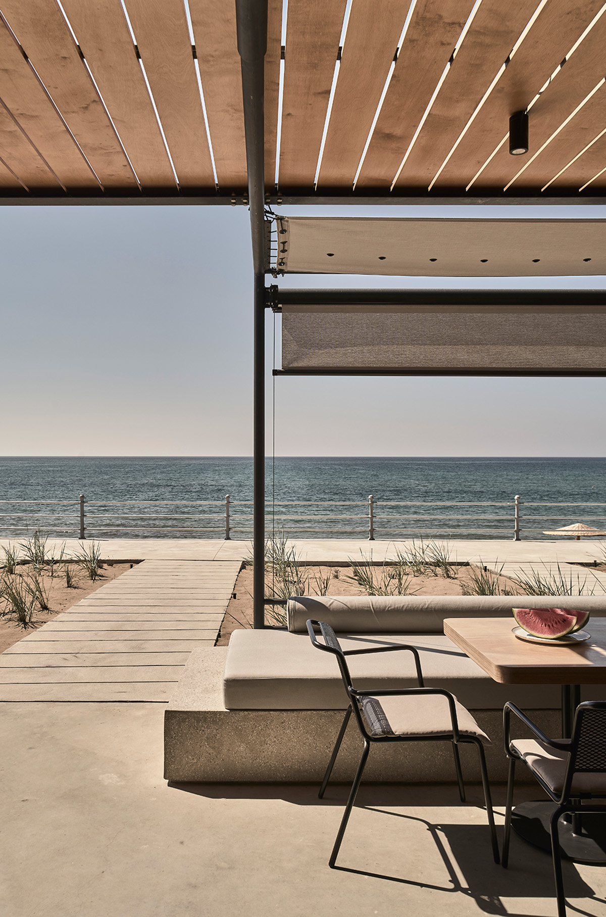 Dexamenes Seaside Hotel - Modern beach hotel Greece