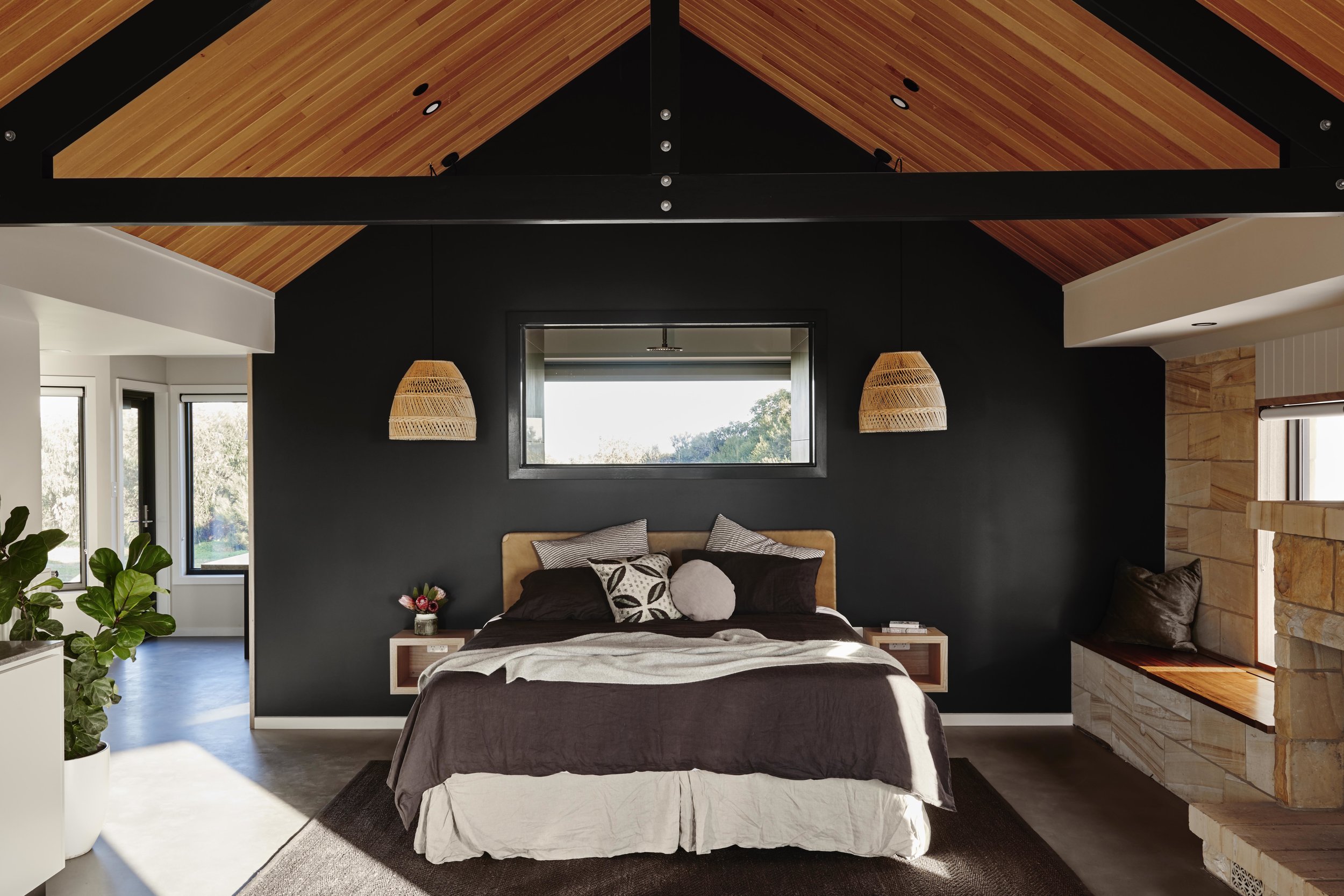 Lon Retreat - Luxury suites and Mineral Spa Australia