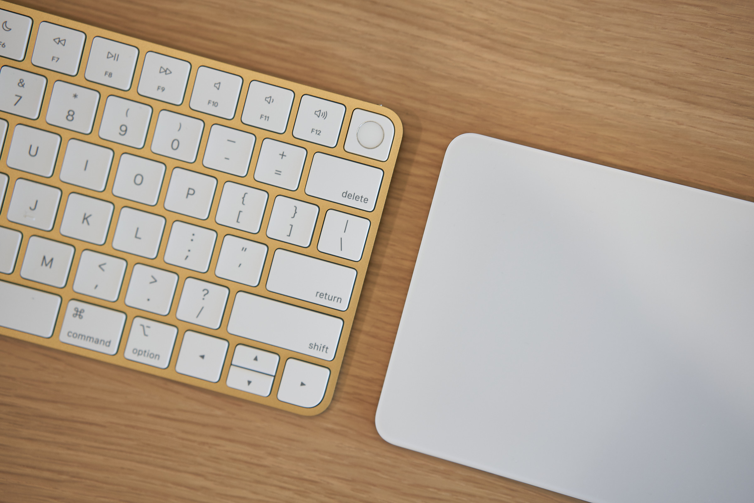 New 24" Apple iMac Keyboard and Trackpad