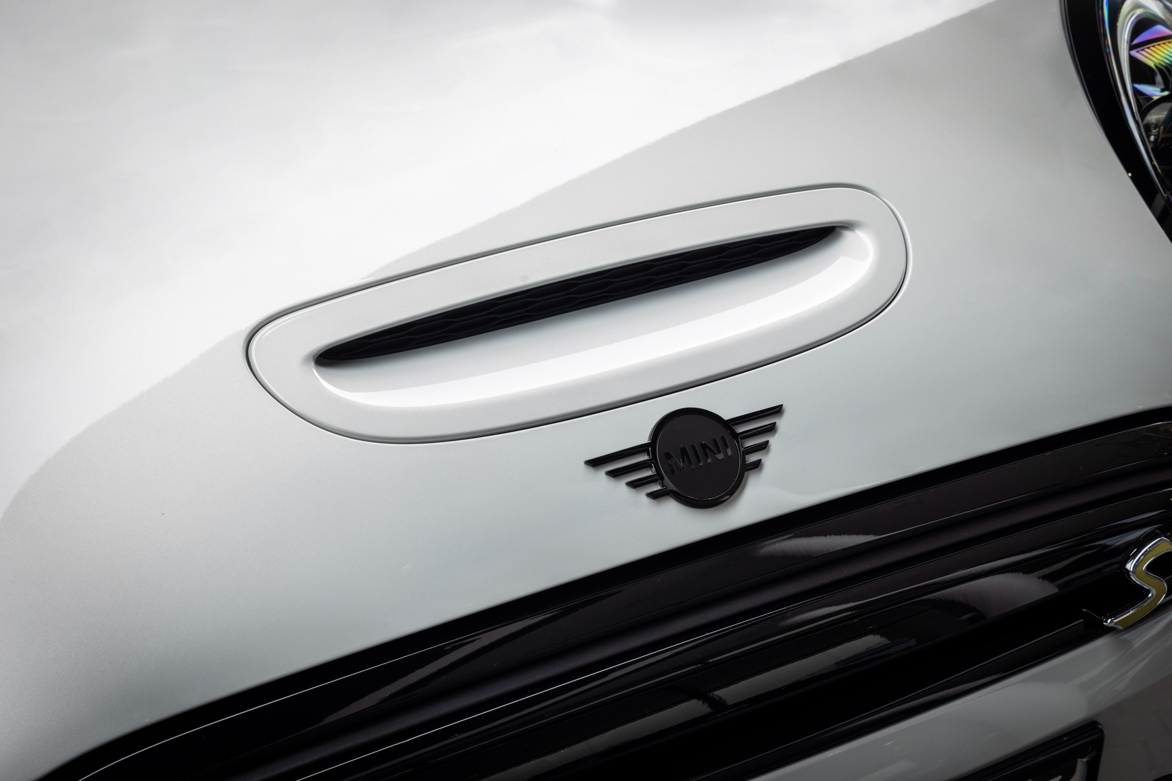 MINI Electric Hatch Australia - Softer Volumes