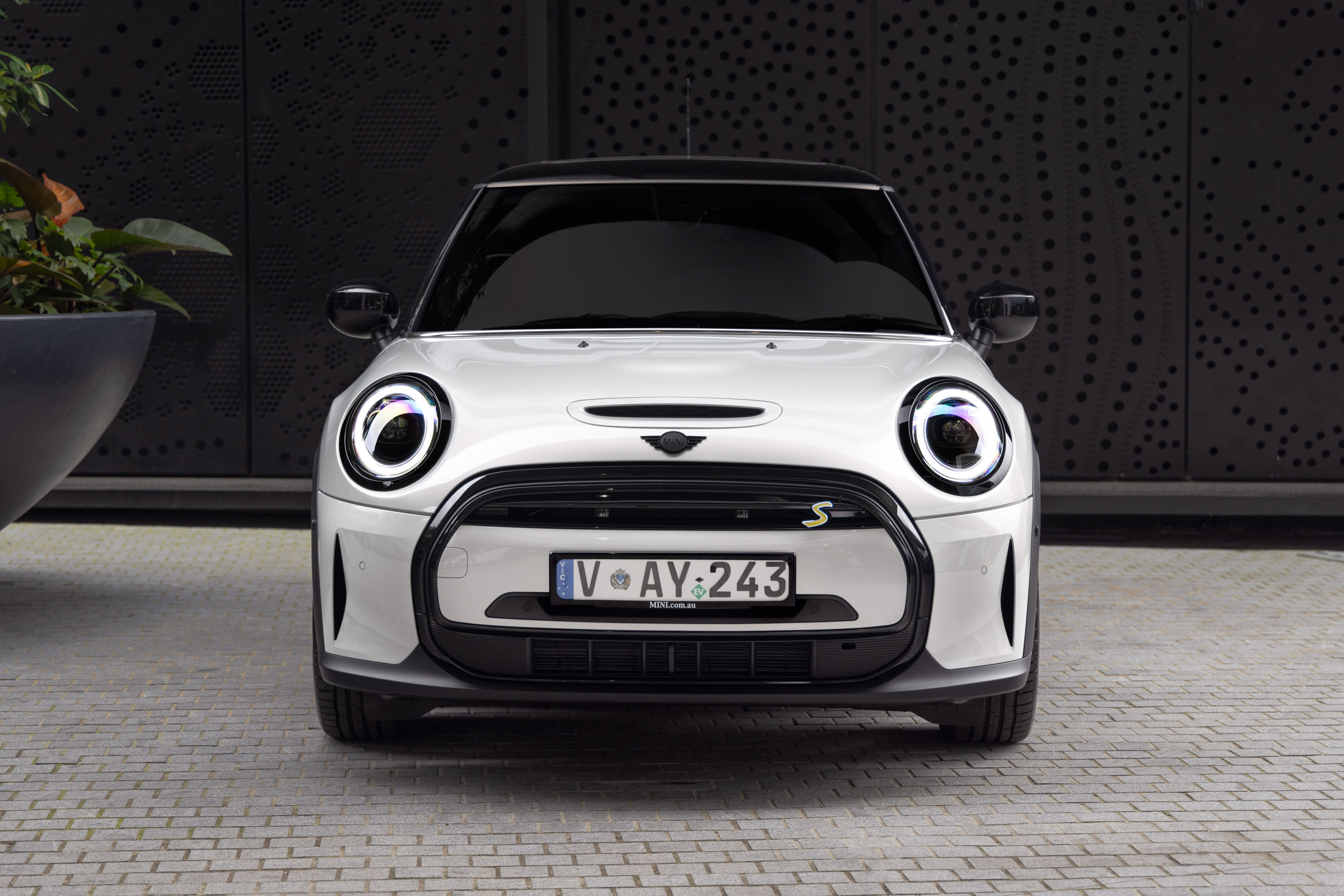 MINI Electric Hatch Australia - Softer Volumes