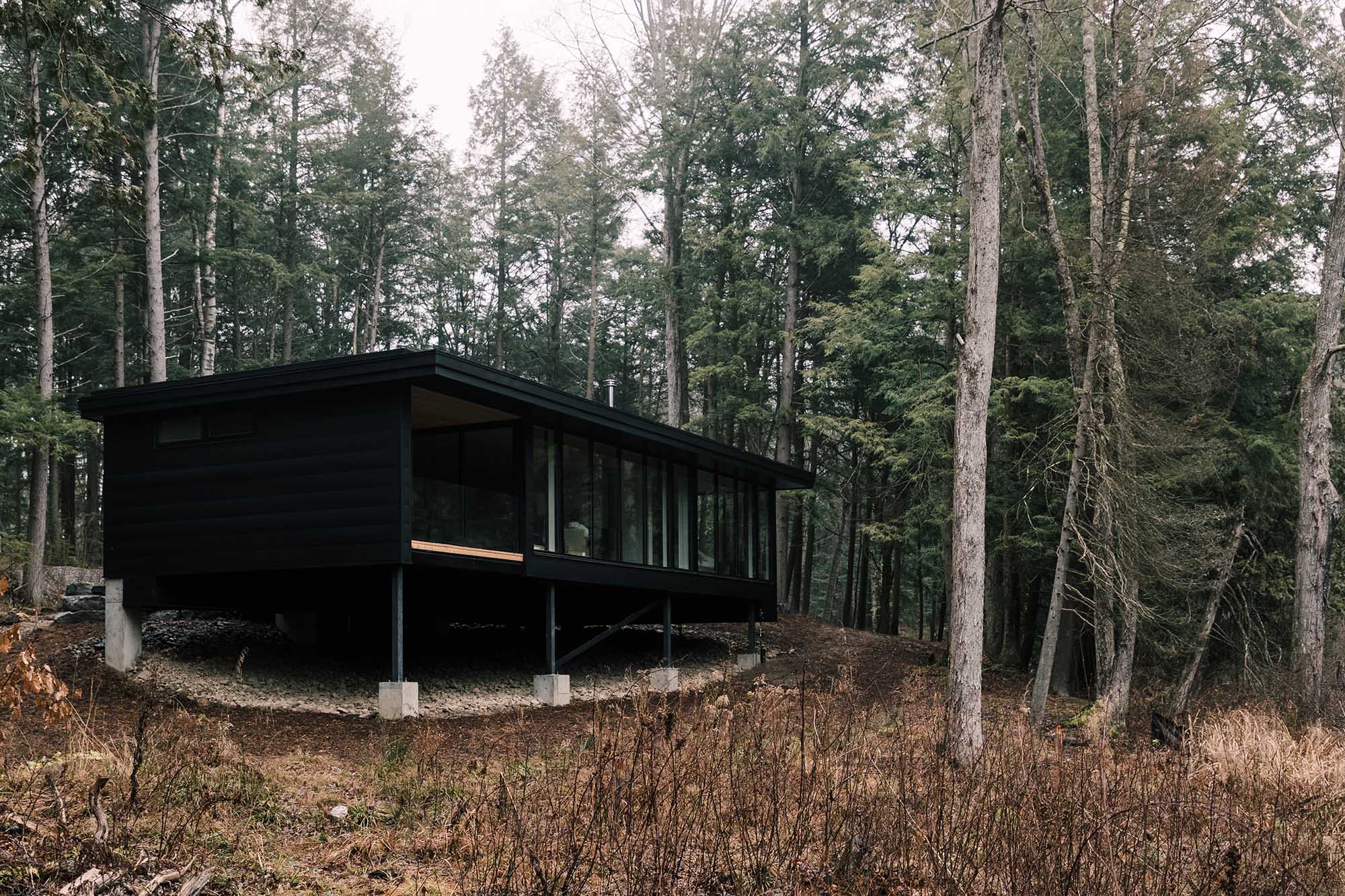nortehaus by MAFCOHouse, Kawartha Lakes, Ontario, Canada | Softer Volumes